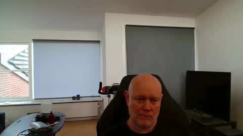 thomash32 online show from 11.23.25