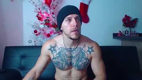 Snapshot of thomashoward31 chatting on 12.17.25 Thomas online show from 12.17.25