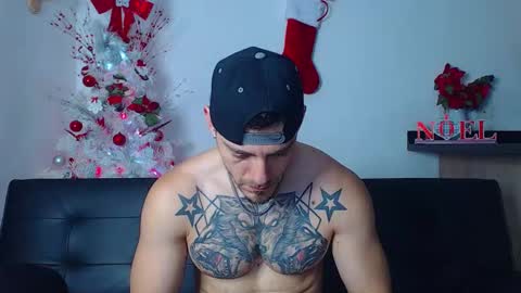 Snapshot of thomashoward31 chatting on 12.18.25 Thomas online show from 12.18.25