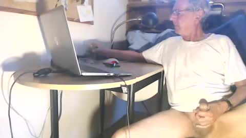Snapshot of thomasleiber chatting on 06.27.26 Thomas online show from 06.27.26
