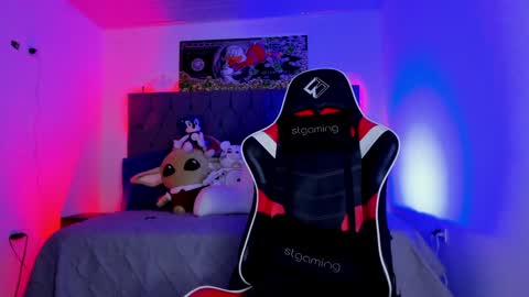 Snapshot of thomklein chatting on 12.03.24 Thom Klein online show from 12.03.24