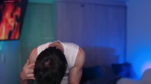 Snapshot of thomklein chatting on 11.08.25 Thom Klein online show from 11.08.25