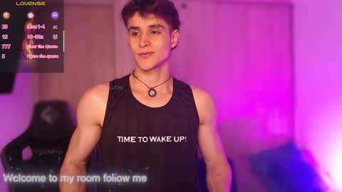 Snapshot of thomklein chatting on 11.13.25 Thom Klein online show from 11.13.25