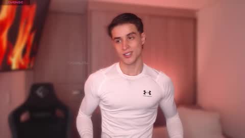 Snapshot of thomklein chatting on 12.03.25 Thom Klein online show from 12.03.25