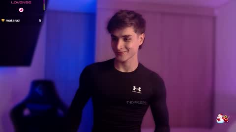 Snapshot of thomklein chatting on 12.16.25 Thom Klein online show from 12.16.25