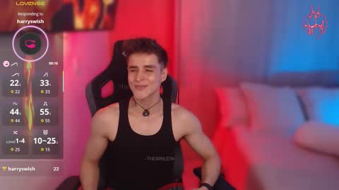 Snapshot of thomklein chatting on 02.12.26 Thom Klein online show from 02.12.26