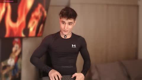 Snapshot of thomklein chatting on 02.23.26 Thom Klein online show from 02.23.26