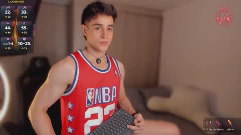 Snapshot of thomklein chatting on 02.26.26 Thom Klein online show from 02.26.26