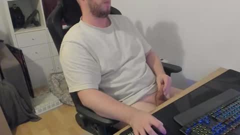 thommy2008 online show from 10.31.25