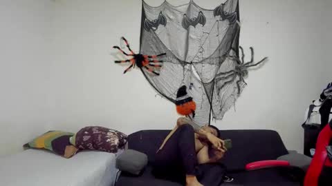 thomson_hot01 online show from 10.28.25