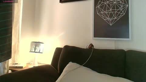 Snapshot of thomylov chatting on 01.12.26 thomylov online show from 01.12.26