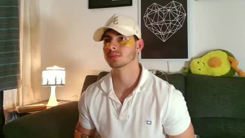 Snapshot of thomylov chatting on 02.10.26 thomylov online show from 02.10.26