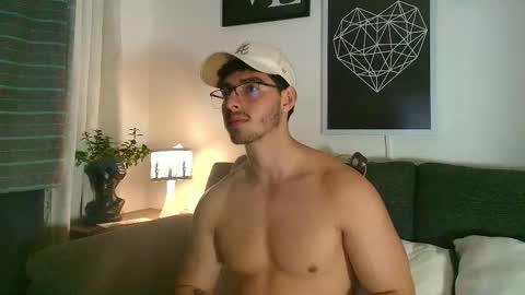 Snapshot of thomylov chatting on 02.17.26 thomylov online show from 02.17.26