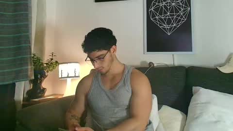 Snapshot of thomylov chatting on 02.18.26 thomylov online show from 02.18.26