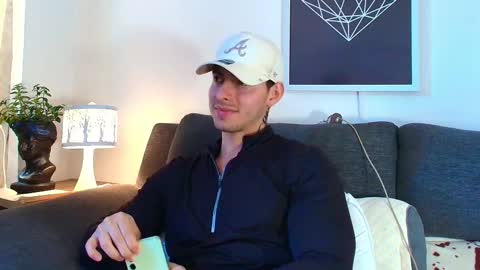 Snapshot of thomylov chatting on 03.15.26 thomylov online show from 03.15.26