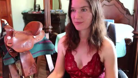 Snapshot of thornbury_rose chatting on 02.14.26 ThornburyRose online show from 02.14.26