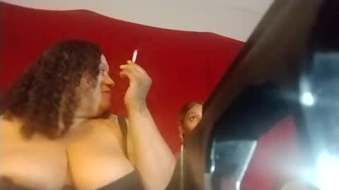 Snapshot of throatgoathunnybunz chatting on 10.05.25 ThroatGoatHunnyBunz online show from 10.05.25