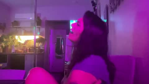 Snapshot of throatyygoat chatting on 09.24.25 throatyygoat online show from 09.24.25