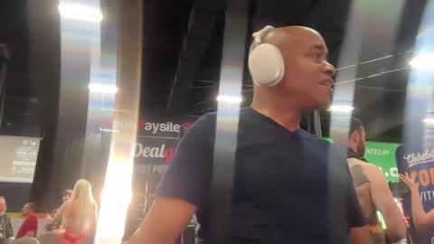 Snapshot of throbbingxxx chatting on 10.25.25 austin xzandros online show from 10.25.25