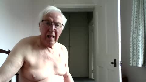Snapshot of thruster99 chatting on 05.20.26 thruster99 online show from 05.20.26