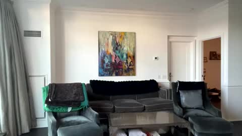 tia_fox online show from 10.27.25