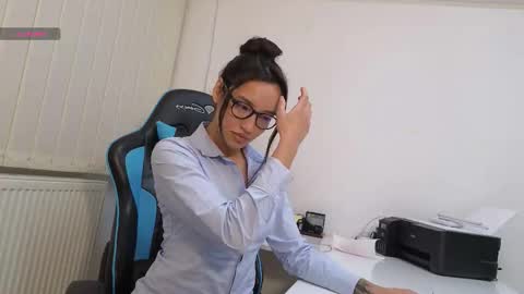 Snapshot of tia_j chatting on 01.19.26 tia_j online show from 01.19.26