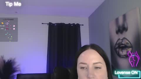 Snapshot of tiabellaxxx chatting on 09.26.25 Tia Bella online show from 09.26.25