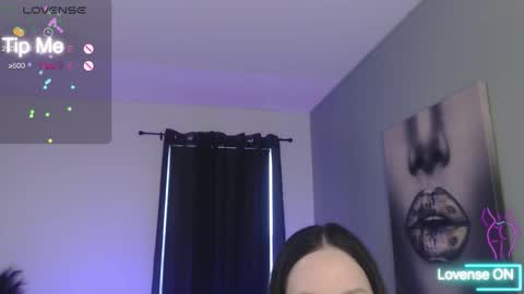 Snapshot of tiabellaxxx chatting on 11.28.25 Tia Bella online show from 11.28.25