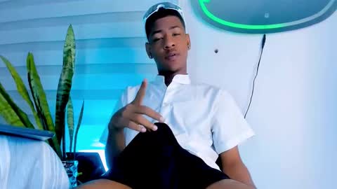 tiago_xxx_ online show from 11.08.25