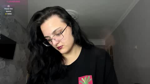 Snapshot of tiameakin chatting on 11.14.25 Mary online show from 11.14.25