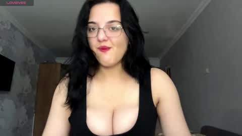 Snapshot of tiameakin chatting on 11.16.25 Mary online show from 11.16.25