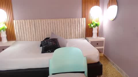 Snapshot of tianasky chatting on 10.03.25 tianasky online show from 10.03.25