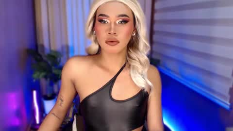 Snapshot of tiara_perezx chatting on 09.17.25 Sam online show from 09.17.25