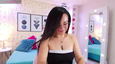 Tiara  online show from 01.16.25