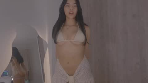 Tiaraaa 02 online show from 03.11.25