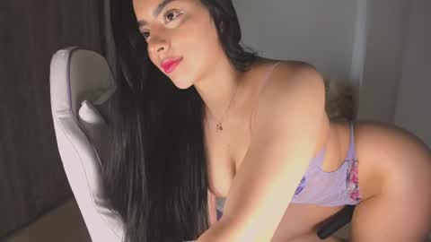 Tiaraaa 02 online show from 09.13.25