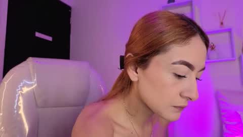 Snapshot of tiarha_ chatting on 10.30.25 Tiarha online show from 10.30.25