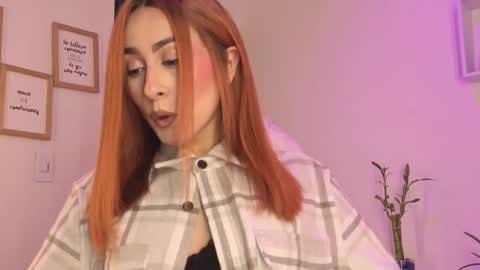 Snapshot of tiarha_ chatting on 11.06.25 Tiarha online show from 11.06.25