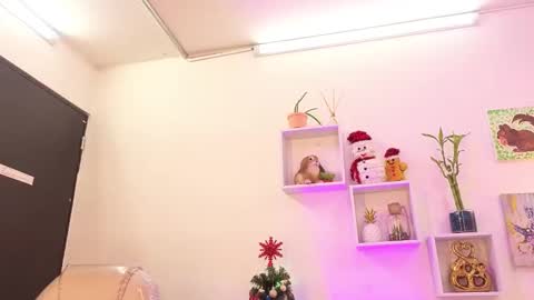 Snapshot of tiarha_ chatting on 11.17.25 Tiarha online show from 11.17.25