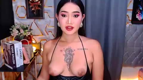 Snapshot of tiarrafoxs chatting on 05.25.26 tiarrafoxs online show from 05.25.26