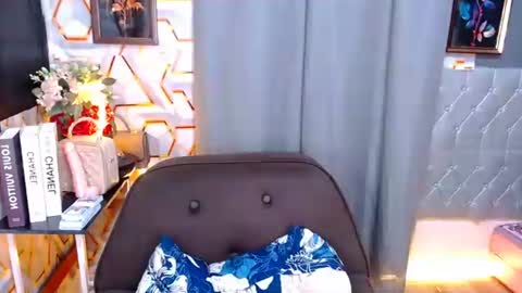 Snapshot of tiarrafoxs chatting on 05.30.26 tiarrafoxs online show from 05.30.26