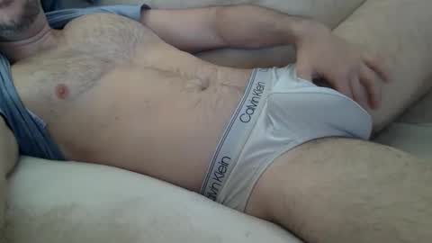 Snapshot of tiburonbeach39 chatting on 11.16.25 Tiburonbeach online show from 11.16.25