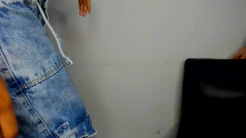 Snapshot of tibustream chatting on 11.12.25 tibustream online show from 11.12.25