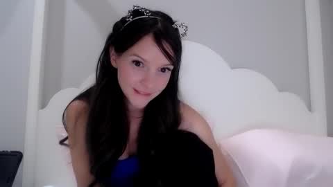 Snapshot of ticketshow chatting on 11.10.25 ticketshow online show from 11.10.25