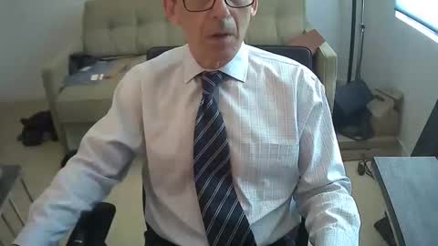 JustMe online show from 06.04.26