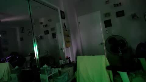 Tierra Henri online show from 11.05.25