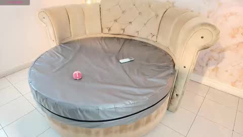 Tifani brown online show from 02.12.26