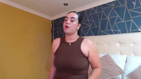 TifannyDunss online show from 10.20.25