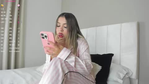 TIFANNY LOPEZ online show from 11.12.25