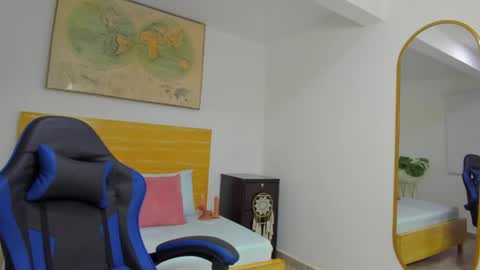 T I F F A N N Y online show from 04.18.26